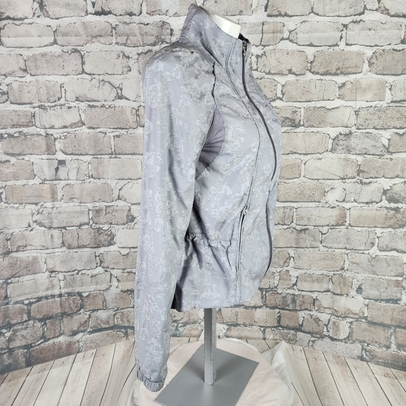 Lululemon Run Travel to Track Jacket Full Zip Jacquard Floral Fossil Gray Size 6 - Picture 8 of 16